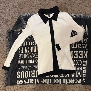 White House Black Market Women’s S ribbed white cardigan with Black Trim